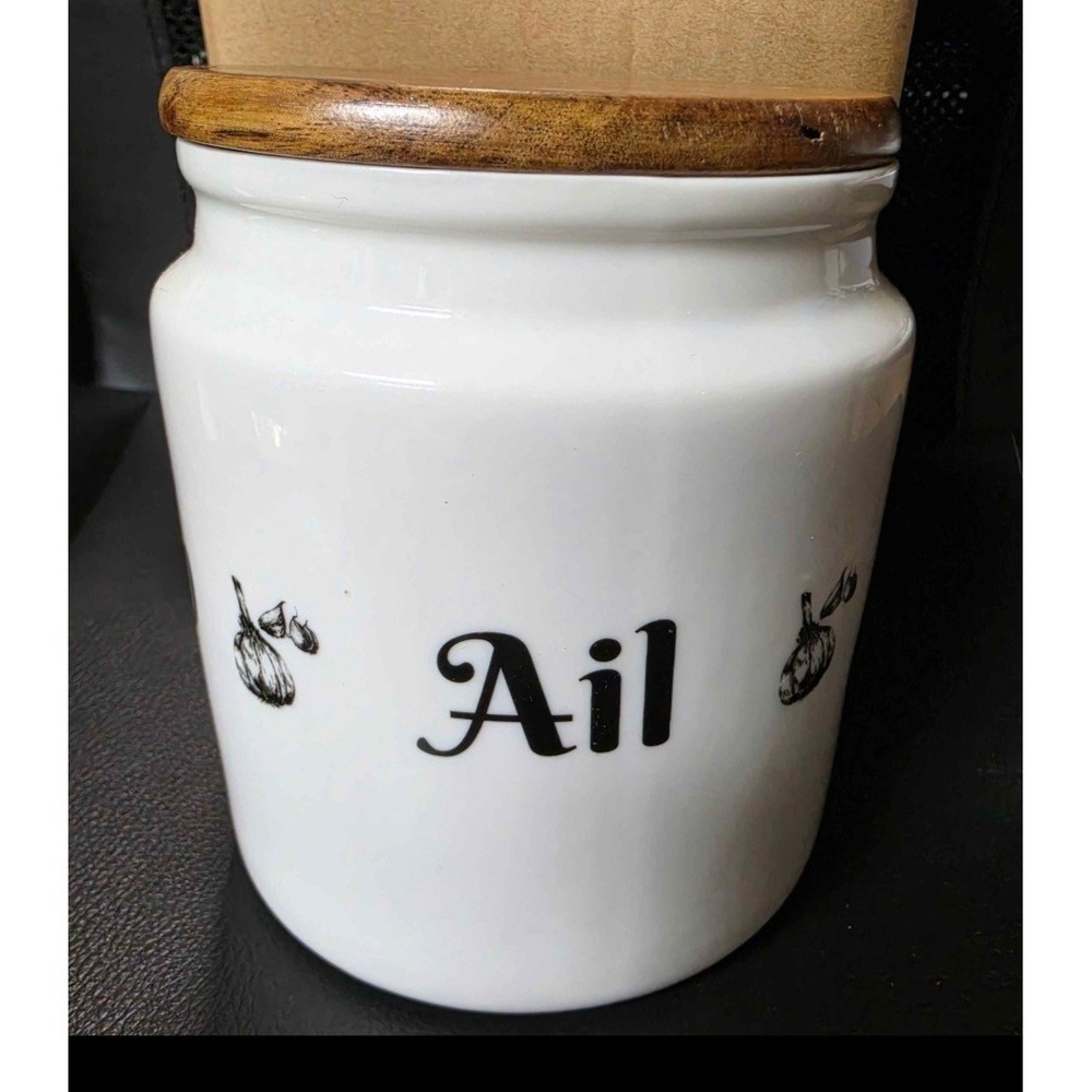 White Ceramic Garlic Keeper Canister with Wood Lid Multilingual Ail Aglio